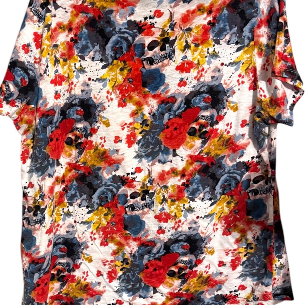 ❤️TORRID  SKULLS & FLOWERS PRINT V-NECK TEE 1X/2X     #C - Picture 3 of 6